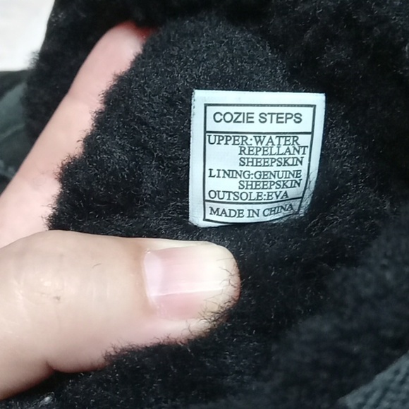 Cozie steps black winter sheepskin boots size 7 - Picture 10 of 12